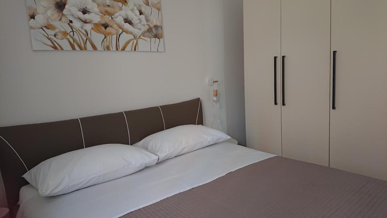 Appartement Roza à Cres Extérieur photo