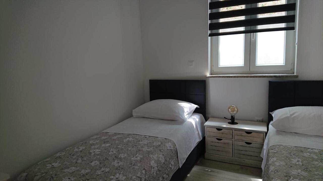 Appartement Roza à Cres Extérieur photo